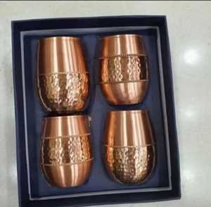 Ensemble de 4 gobelets en cuivre avec texture martelée et bande décorative, ensemble de vaisselle traditionnelle pour bar à domicile et occasions spéciales - Product Image 2