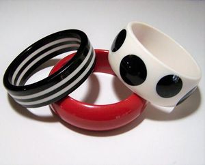 Bracelet en résine marbrée multicolore pour femmes, en acétate acrylique, épais et rond, pour les fêtes, le quotidien et les occasions décontractées - Product Image 3