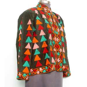 เสื้อแจ็คเก็ตคอทริซขายดีที่สุด ผ้าถักนิตติ้ง 100% ผ้าฝ้าย ปักลายดอกไม้ เป็นมิตรกับสิ่งแวดล้อม ระบายอากาศได้ดี เหมาะสำหรับฤดูหนาวสำหรับผู้หญิง - Product Image 4