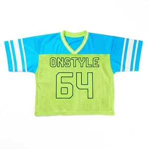Maillot de football vintage rouge et blanc en maille, col en V, haut court athlétique, streetwear décontracté, tenue de sport, t-shirt d'entraînement pour équipe - Product Image 4