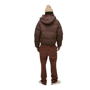 Dernière Veste matelassée en vinyle brillant pour homme, design personnalisé, style tendance urbain, fabrication en gros - Product Image 2