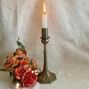 Bougeoirs coniques esthétiques pour la maison moderne Bougeoirs en métal uniques pour les Offre Spéciale de Noël au meilleur prix - Product Image 2