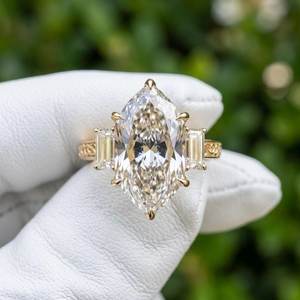 Bague Art Déco en or jaune 14 carats avec trois diamants taille marquise néerlandaise de 5,01 carats, certifiée IGI, pour cadeau de fiançailles pour petite amie - Product Image 4