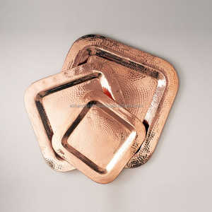 Plateau de service et de cocktails hexagonal en cuivre poli miroir – Accessoire de bar et récipient à décanteur en métal géométrique pour hôtels de luxe - Product Image 2