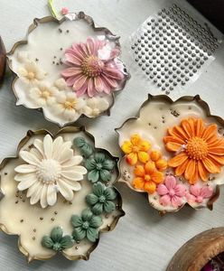 Bol à bougie décoratif moderne en métal pour la placement des bougies dans un design d'intérieur contemporain avec un style élégant - Product Image 5