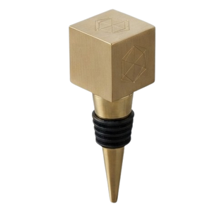Bouchon de bouteille de vin en or, forme unique, durable, sur mesure, décoration de mariage, bouchon de bouteille de vin - Product Image 2