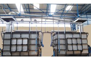 Four à réverbération hydraulique inclinable de 3 tonnes pour la fusion du cuivre, avec moteur et pompe, haute performance et contrôle précis de la température - Product Image 3