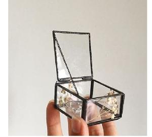 Boîte à bijoux en verre au design vintage, cadre en métal doré, rectangle, boîte de présentation pour souvenirs, taille et capacité personnalisables pour boucles d'oreilles - Product Image 4