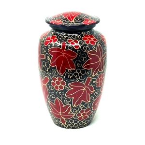 Urne funéraire élégante en forme de feuille d'érable rouge pour adulte – Vase commémoratif artisanal en métal noir pour cendres humaines avec couvercle gravé en or - Product Image 1