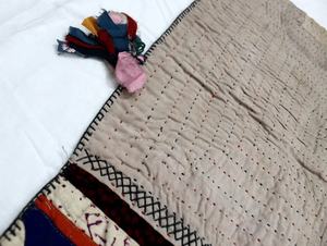 Vibrant Vintage Dowry Kantha Bag Banjara Bolso de compras para mujer - Product Image 2