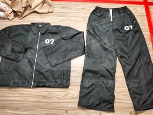 Ensemble de survêtement coupe-vent léger en polyester et nylon imperméable avec logo personnalisé pour homme - Product Image 2