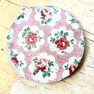 Ensemble de sous-verres floraux en béton faits à la main avec support, décoration minimaliste pour la table à manger - Product Image 1