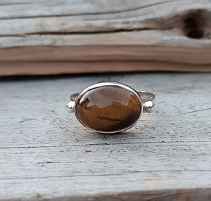 แหวนทองเหลืองทำมือประดับพลอยตาเสือทรงรี แหวนพลอยตาเสือธรรมชาติ แหวนสไตล์โบโฮสำหรับผู้หญิง - Product Image 3