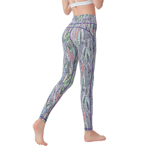 Leggings de sport et de yoga pour femmes, design tendance, logo personnalisé OEM, toucher doux, impression par sublimation, pour la course à pied et la gym - Product Image 4