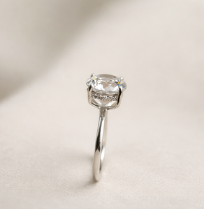 Bague de fiançailles élégante en argent sterling 925 et or 10K 14K avec diamant de laboratoire rond de 2 carats, sertie à griffes, vente en gros - Product Image 4