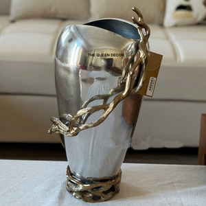 Vase à fleurs de table personnalisé New Look, plaqué argent, décoration moderne pour la maison, l'hôtel et les centres de villégiature, design Art Déco - Product Image 2