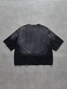 เสื้อยืดโอเวอร์ไซส์ผู้ชายแบบขายส่ง B2B ลวดลายกรดฟอก พิมพ์ลายดาวตามสั่ง คอกลม ประดับเพชร สไตล์ฮิปฮอป ทรงหลวม ระบายอากาศได้ดี สไตล์ Y2K - Product Image 3