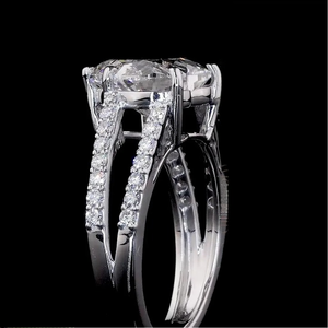 Anillo de Diamantes de Compromiso y Boda con Diseño Moderno en Forma de Corazón, Diamante Cultivado en Laboratorio, Oro Blanco, Certificado IGI y Claridad VVS-VS - Product Image 3