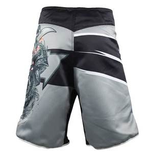 Pantalones cortos de boxeo diseñados para luchadores que realizan movimientos que implican distancia y tiempo durante sesiones intensas. - Product Image 1