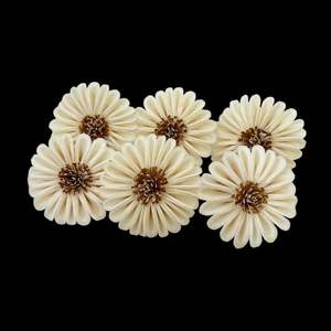 ดอกทานตะวัน VADEE ทำจากไม้โซลา ขนาด 8-8.5 ซม.  ทำจากเส้นใยพืชเซสบานีอา ใช้สำหรับอโรมาเธอราพี ทำด้วยมือ เป็นมิตรต่อสิ่งแวดล้อม  แบบเจาะรู สำหรับตกแต่ง - Product Image 2