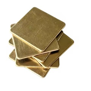 Ensemble de sous-verres décoratifs en métal de luxe avec finition texturée pour la protection des boissons et la mise en beauté de la table - Product Image 1