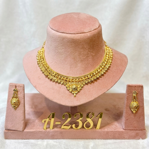 Conjunto de Collar y Pendientes de Novia de Aleación de Zinc Chapado en Oro Indio con Circonitas y Diseño Elegante - Product Image 1