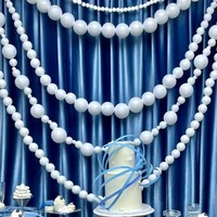 LANJO Guirlande de boules géantes en mousse élégante, décoration de mariage, pendentif chaîne de perles suspendue, blanc/argent, plusieurs tailles, utilisation extérieure, livraison rapide