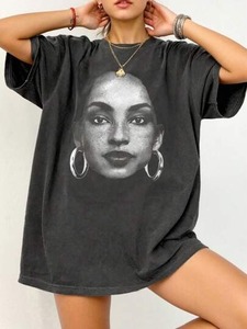 เสื้อยืดผู้หญิงคอตตอน 100% หนานุ่ม คุณภาพสูง 300GSM ไซส์ใหญ่ พิมพ์ลายโลโก้ด้วยผ้าไหมแบบสั่งทำ สำหรับฤดูร้อน ขายส่ง - Product Image 6