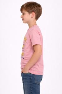 Camiseta Infantil Premium con Estampado Gráfico Rosa, Algodón Suave y Transpirable para Comodidad Durante Todo el Día, Cuello Redondo y Manga Corta Ligera - Product Image 2