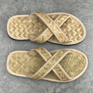 Sandalias de Mujer Ligeras Tejidas a Mano con Suela de Goma Flexible, de Hierba Marina Natural, para Interiores y Exteriores, Verano, Hogar y Playa - Product Image 1