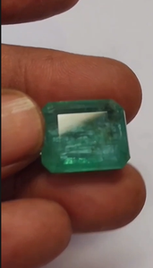 Esmeralda Verde Natural Grande, Facetada, Piedra Preciosa Suelta para Diseñadores de Joyas y Coleccionistas - Product Image 5