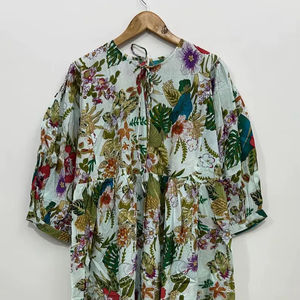 Vestido Kurti de Algodón Hecho a Mano: Túnica Boho con Estampado Floral Tropical - Product Image 1