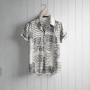 Camisa Hawaiana de Manga Corta para Hombre, Diseño Floral Cuadrado, Estilo Casual y Moderno para la Playa - Product Image 1