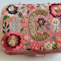 Ensemble collier et boucles d'oreilles brodées de perles roses, boîte à bijoux perlée avec emballage personnalisé en velours pour bagues et boucles d'oreilles