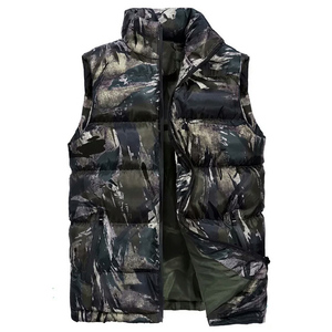 Chaleco acolchado de camuflaje para hombre al por mayor, sin mangas, cálido para invierno, con bolsillos con cremallera, ropa exterior personalizada a granel - Product Image 1