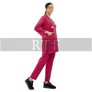 Scrubs d'allaitement de haute qualité pour les professionnels de la santé Meilleurs gommages d'allaitement pour le confort et la durabilité par Raw To Fine - Product Image 3