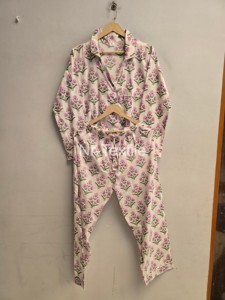 Ensemble de pyjama pour femmes en coton 100% imprimé floral, manches longues, coupe ample, col rabattu, vêtements de nuit, tenue décontractée de printemps - Product Image 4