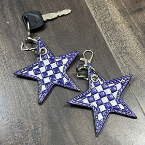 Porte-clés en cuir de vache à motif étoile mignon, accessoires de sac, nouveau porte-clés en cuir à carreaux unisexe pour cadeaux - Product Image 5