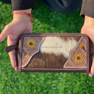 Nouveau Western élégant usiné peau de vache fourrure cuir main embrayages femmes conçu sac à main vente chaude couleur usiné cuir Unique portefeuille - Product Image 2