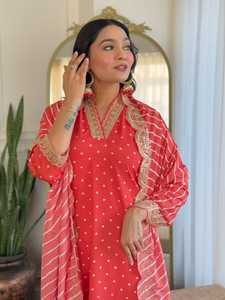 Conjunto de Kurti rojo recto de viscosa Chanderi de la mejor calidad para mujer, con pantalón y dupatta con estampado digital. - Product Image 3