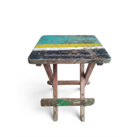 Tabouret pliant en bois de bateau recyclé durable avec assise carrée, design écologique pour intérieur et extérieur, mobilier en bois de Bali