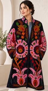 Manteau en velours Suzani brodé à la main pour femme, motif floral Paisley noir, mi-long, style kimono, ouvert sur le devant, robe bohème d'hiver - Product Image 3