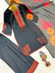 Nouvelle collection de robes de coton Salwar Kameez avec dupatta pour mariage et festivals, disponibles à prix abordable - Product Image 4