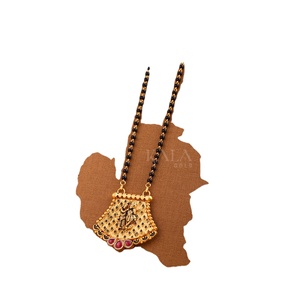 Collar clásico de Mangalsutra de oro de 18 quilates con cadena de cuentas étnicas de diamantes para bodas y festivales - Product Image 1