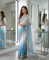 Sari en satin de créateur Fandy avec broderie, travail de sequins, bordure riche et motifs Butti sur tout le sari, avec chemisier cousu
