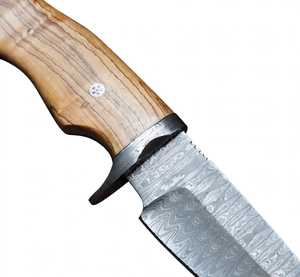 Cuchillo utilitario de exterior hecho a mano con acero de Damasco, mango de madera de olivo y funda de cuero. - Product Image 4