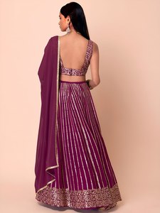 Ensemble de robe brodée semi-cousue en georgette à sequins violet foncé, style Lehenga Choli, pour mariage et banquets - Product Image 2