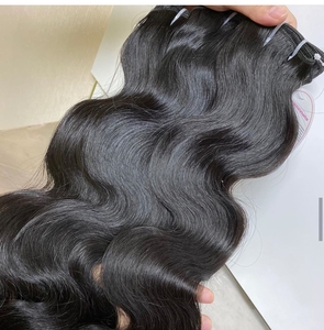 Extensions de cheveux naturels lisses de qualité supérieure pour femme, faciles à utiliser, lavables, pour un look tendance et élégant, provenant d'un fournisseur indien. - Product Image 3