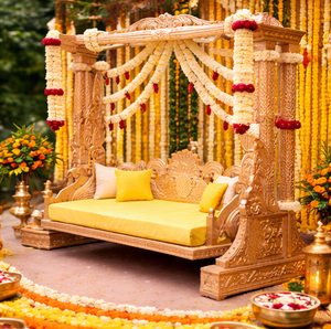 ที่นั่งจูลาที่สวยงามที่สุดสำหรับพิธีฮัลดีบนเวทีกลางแจ้ง พิธีสังเกต์บนเวทีกลางแจ้ง ชิงช้าสีทอง พิธีเมห์นดีกลางคืนบนเวที ออนจัล สหราชอาณาจักร - Product Image 2