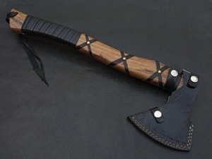 Hacha Vikinga Tomahawk |   Cuchilla de Acero al Carbono Forjada a Mano de 16 Pulgadas con Funda de Cuero y Madera de Palisandro |   Hacha para Trabajos en Madera, Camping y Actividades al Aire Libre, Ideal para Regalo - Product Image 6